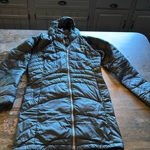 Columbia women’s winter down jacket lightweight black